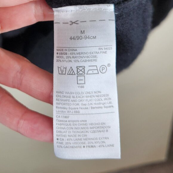 Banana Republic Filpucci Merino Wool Cashmere Slouchy V-Neck Sweater Black sz M - Picture 7 of 8